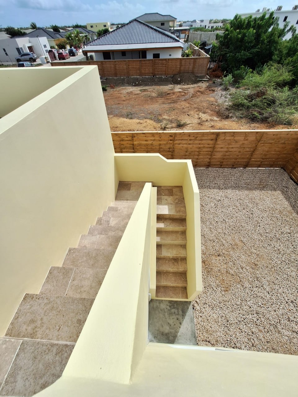 Exterior 3